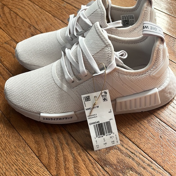New in box womens adidas nmd - Picture 3 of 11